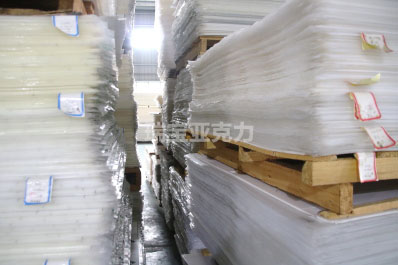 亞克力板復合有透明的嗎